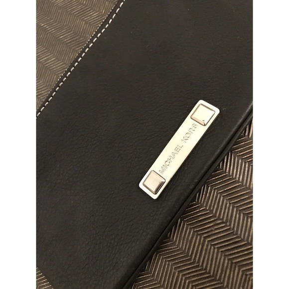 MICHAEL KORS Black Leather Wristlet, Silver Zip, Small Clutch Pouch - Picture 8 of 16